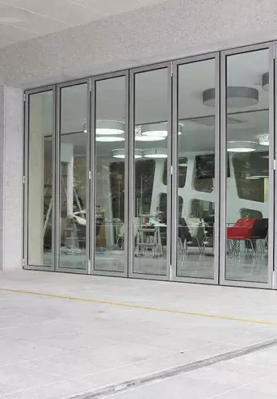 Cửa nhôm kính Slim siêu mỏng tàng hình LEED DOORS mới hoàn thiện cho khách hàng