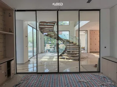 Cửa nhôm kính Slim LEED cho Villa