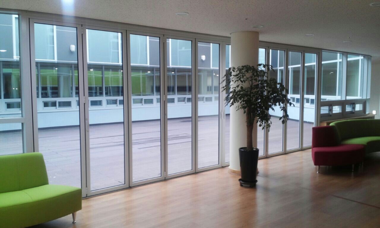 cửa trượt 10 cánh