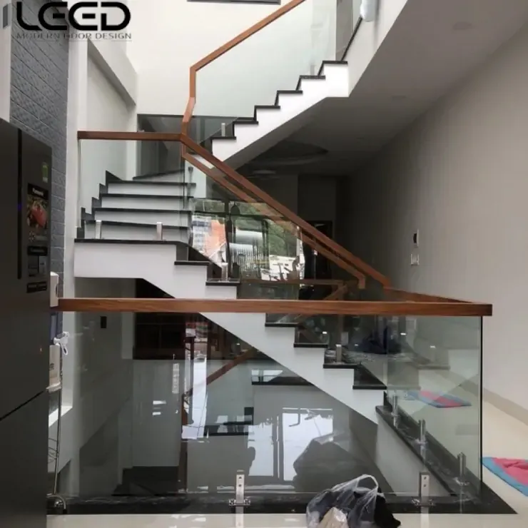 LAN CAN CẦU THANG A