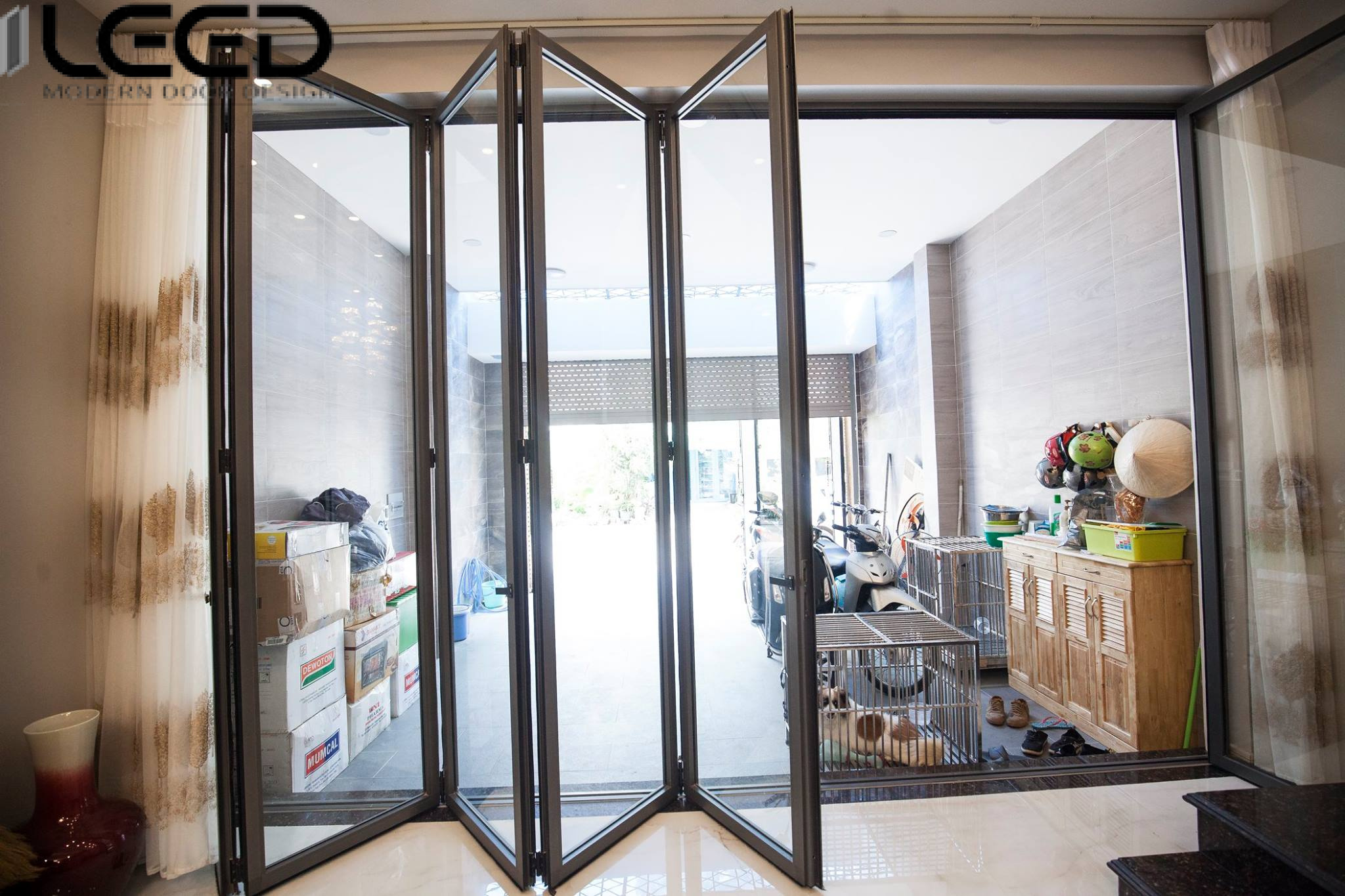 cửa xếp trượt 6 cánh